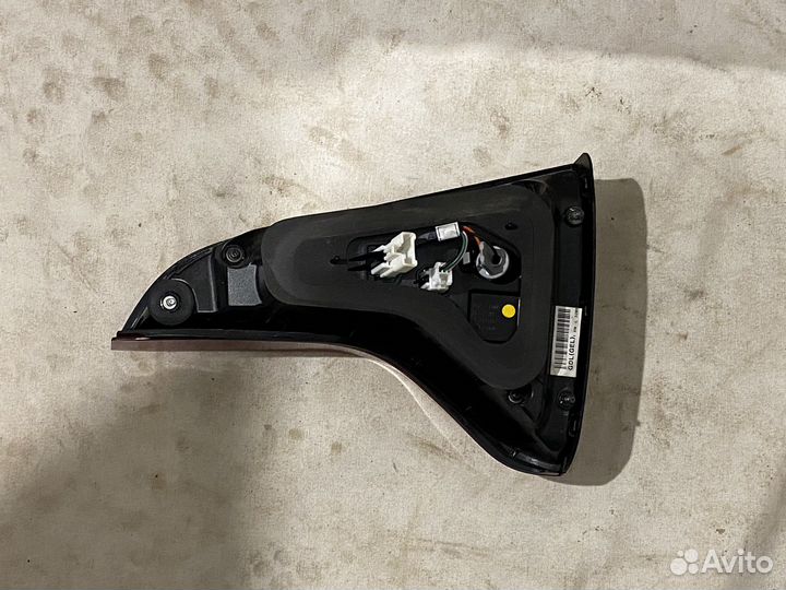 Оригинальный фонарь 924052P600 на Kia Sorento