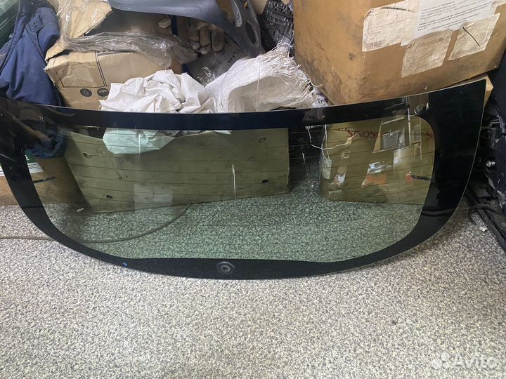 Стекло крышки багажника Renault Sandero 2