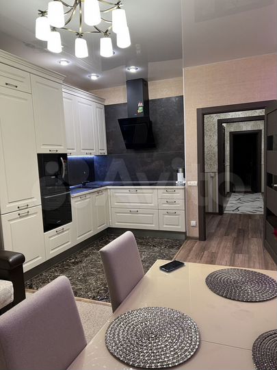 2-к. квартира, 72 м², 9/17 эт.