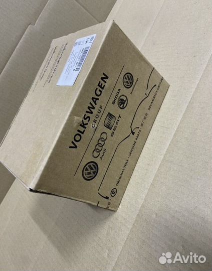 Насос водяной VAG original 06L121011B