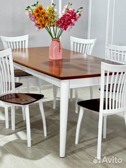Стол со стульями