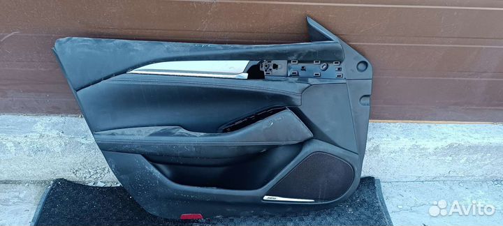 Обшивка двери перед левая Mazda 6GL.Оригинал