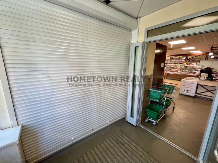 Торговое помещение на 1 этаже при входе - 15.8 м²