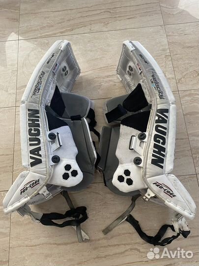 Вратарские щитки vaughn. Размер 30+2