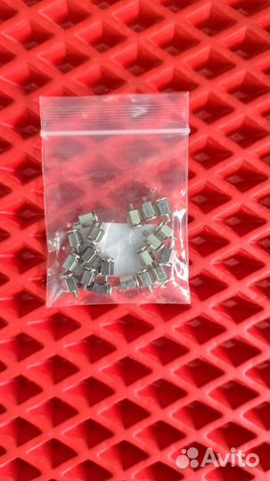 Болты крепления SSD M2 к материнской плате