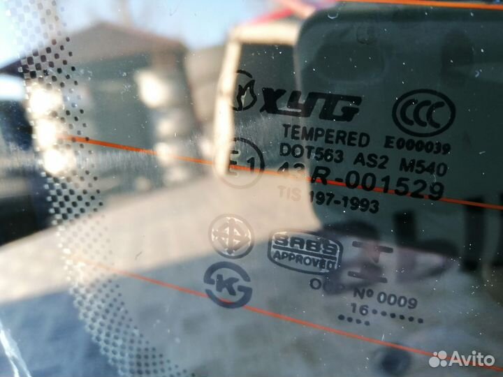 Стекло заднее Audi A6 C5 2000г Седан