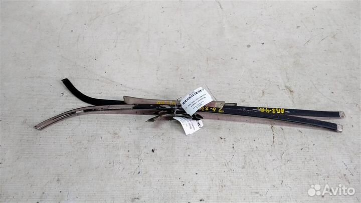 Молдинг стекла кузова глухого заднего левого Audi