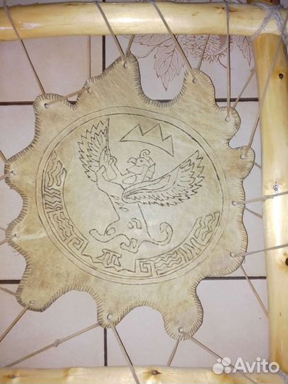 Пано из натуральной кожи и дерева