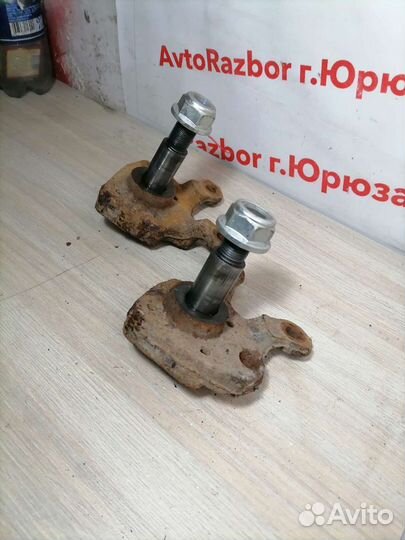 Цапфа задняя Renault Scenic 1