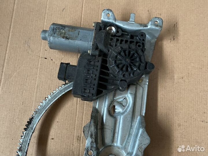 Opel zafira а передний правый стеклоподъёмник