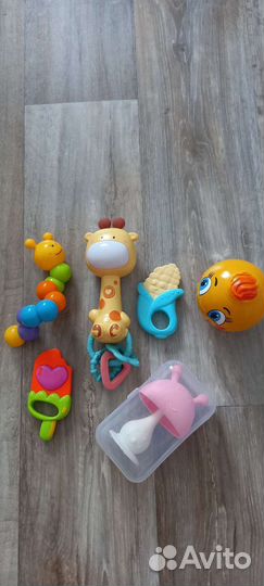 Игрушки и книги пакетом