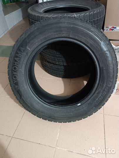 Yokohama Ice Guard IG30 215/60 R16