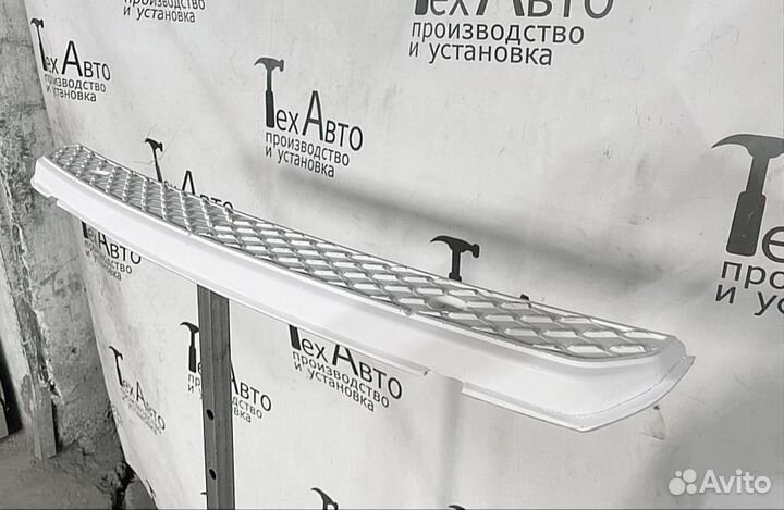 Ступень Mercedes Sprinter 906 в передней бампер до