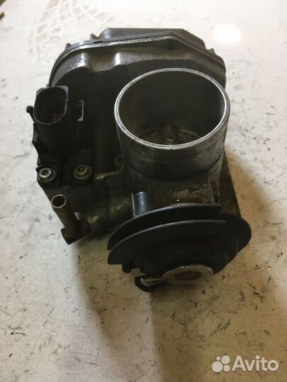 Дроссельная заслонка Golf 1.4 AEX 030133064D