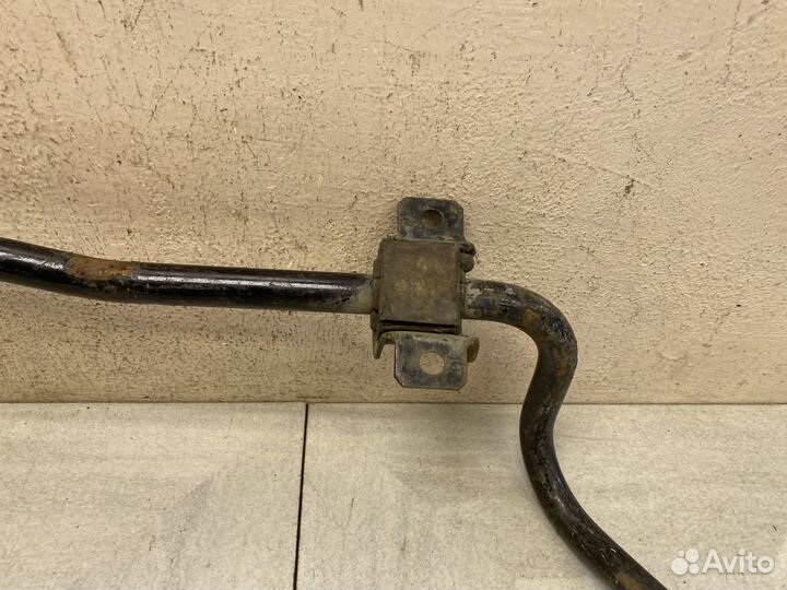 Стабилизатор передний