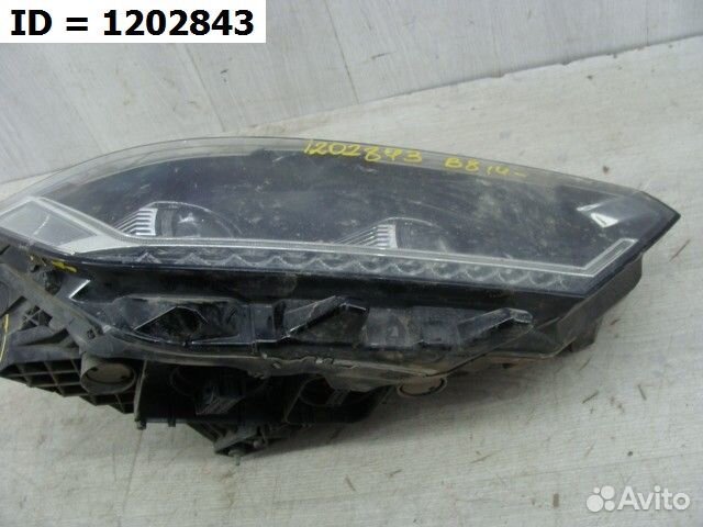 Фара правая Volkswagen Passat