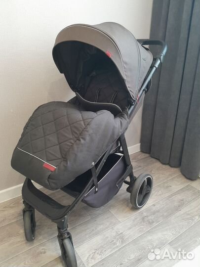 Все сезонная коляска Carrello bravo