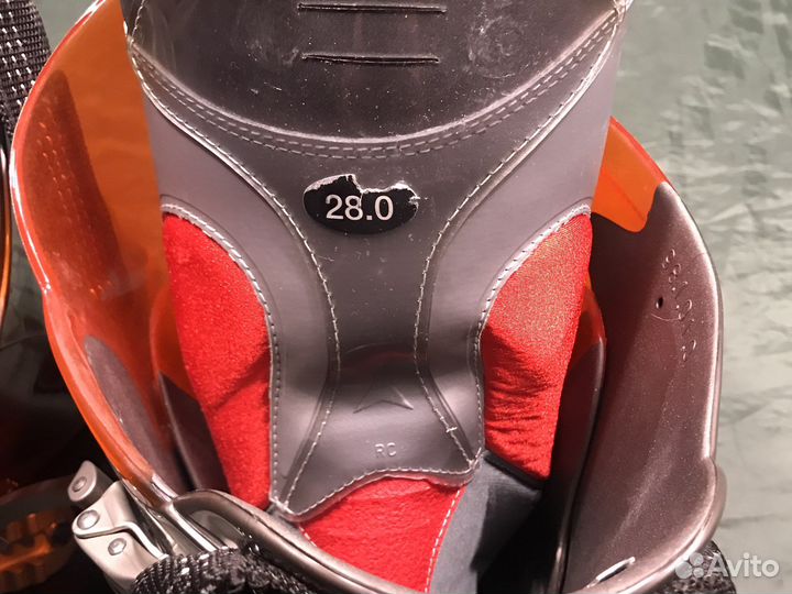 Горнолыжные ботинки atomic 41-42 р
