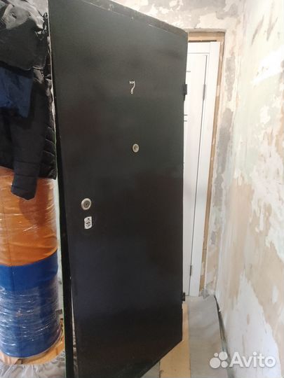 Дверь входная железная