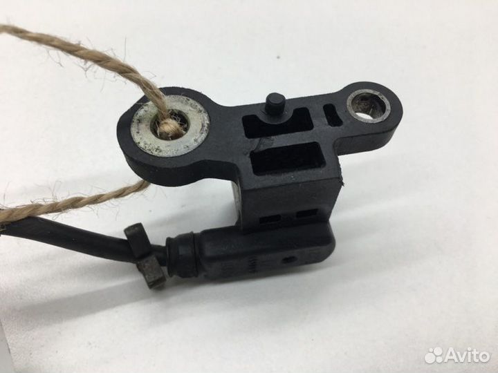 Датчик положения коленвала Mazda Premacy CP8W fpde