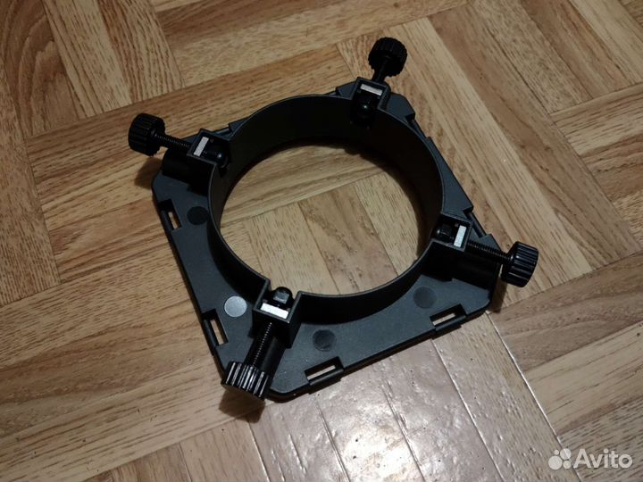 Универсальное крепление для софтбокса