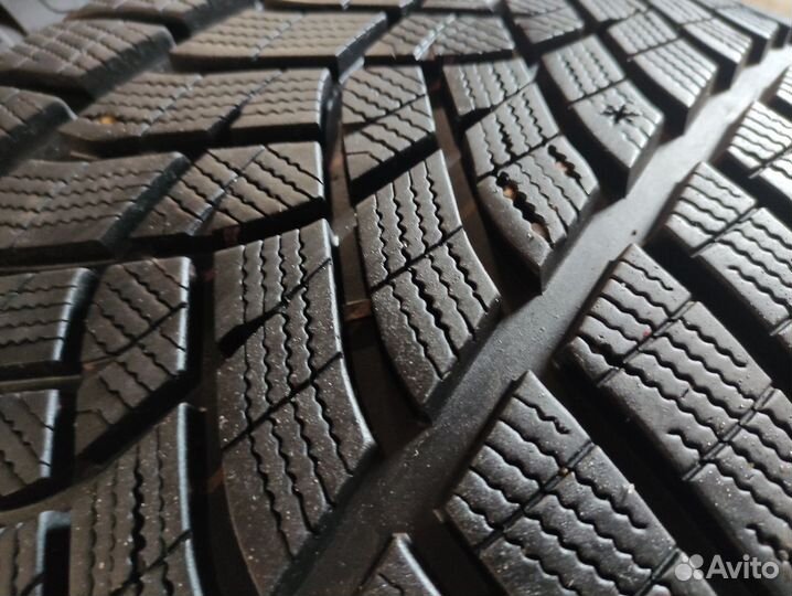 Goodyear UltraGrip Performance Gen-1 275/40 R21