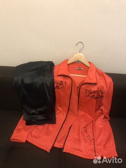 Спортивный костюм женский