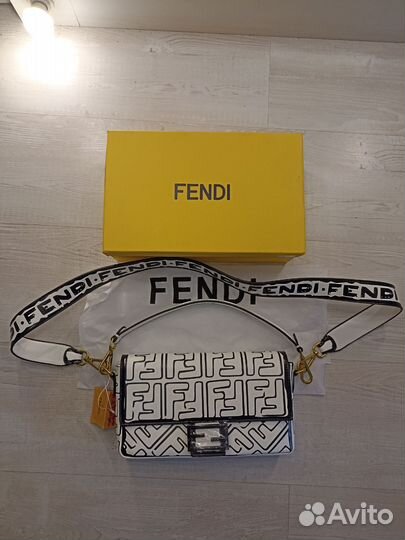 Женская сумка fendi