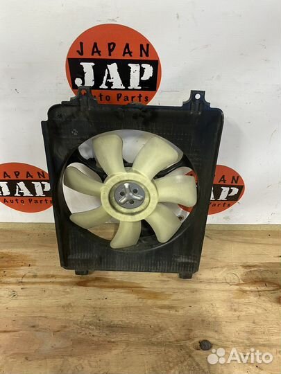 Вентилятор охлаждения правый Honda Civic 8 FD
