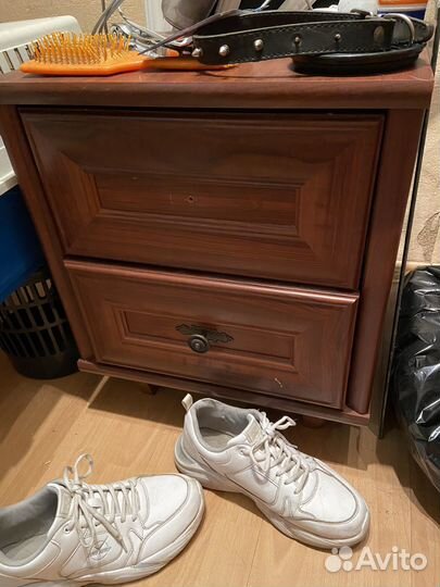 Продам тумбочку прикроватную