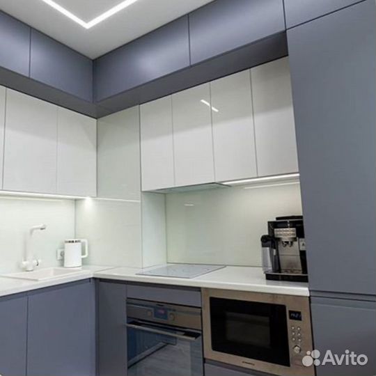 Гарнитур кухонный разные цвета фасадов