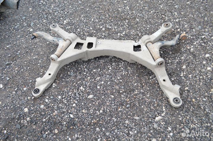 Подрамник задний Вольво S60 1