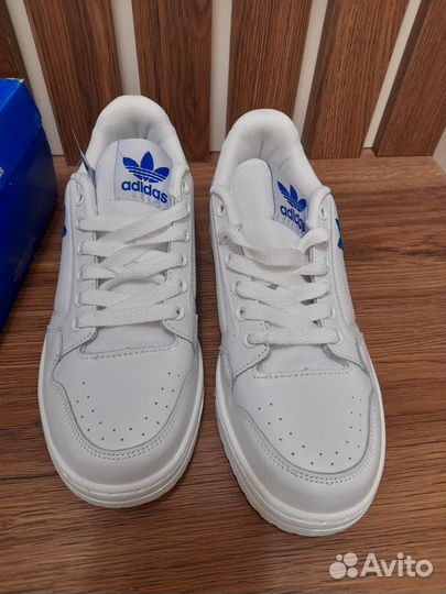 Новые кроссовки женские 38