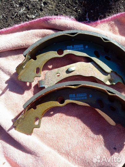 Тормозные колодки задние