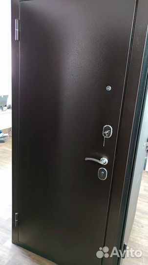 Входные двери металлические доставка в подарок