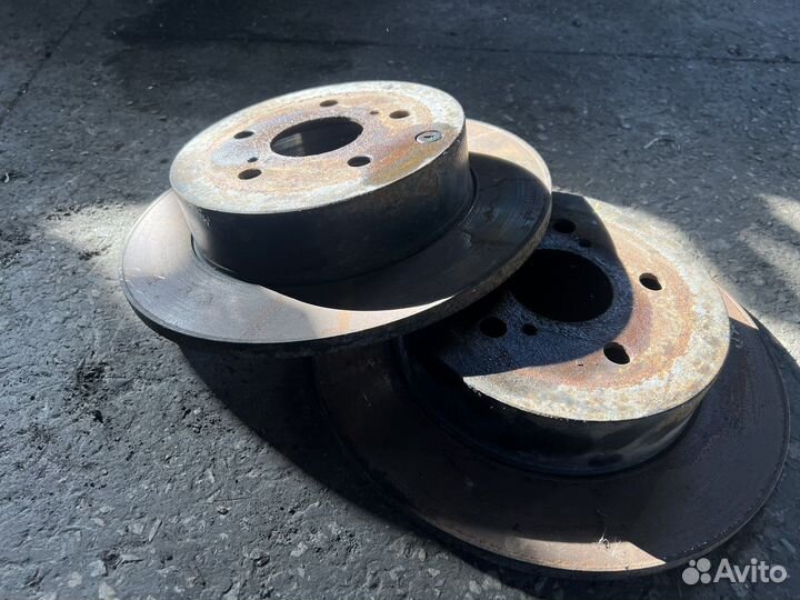 Тормозной диск задний Toyota verso 2012