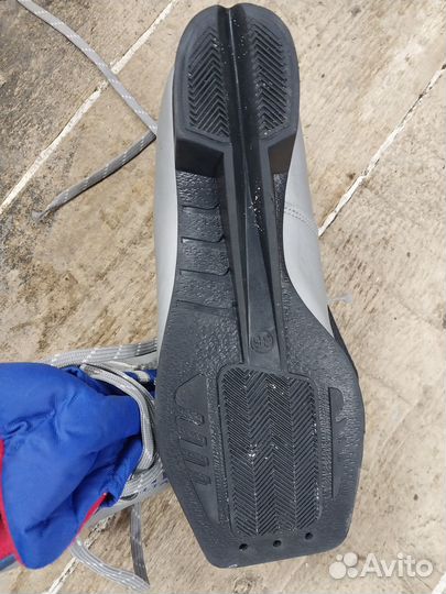 Лыжные ботинки