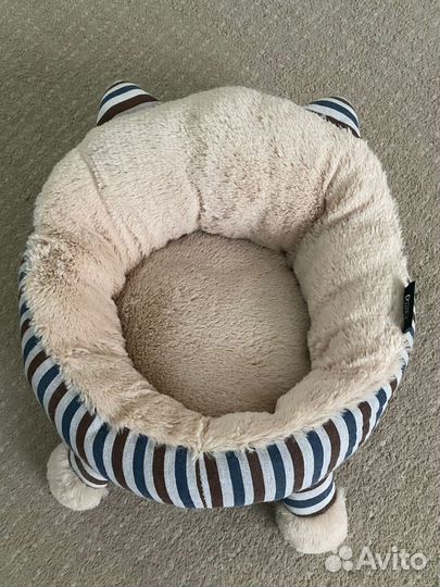 Лежанка для кошек