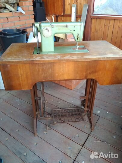 Швейная машинка