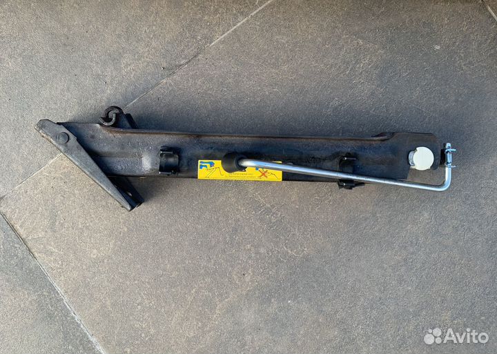 Домкрат винтовой Мерседес