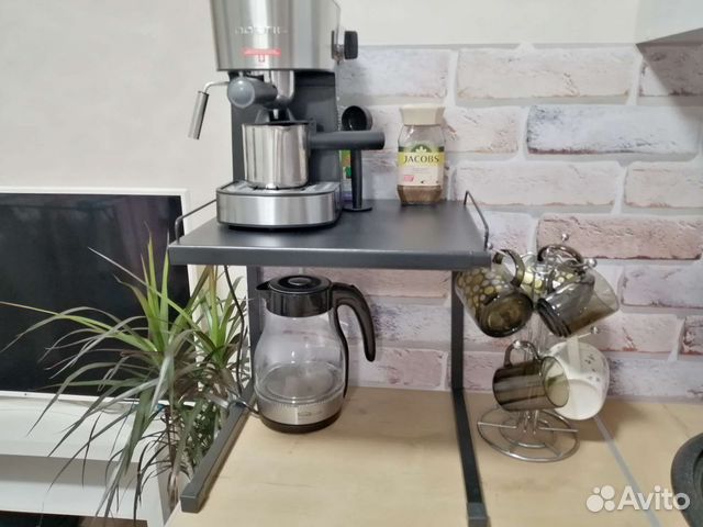 Полка над микроволновкой