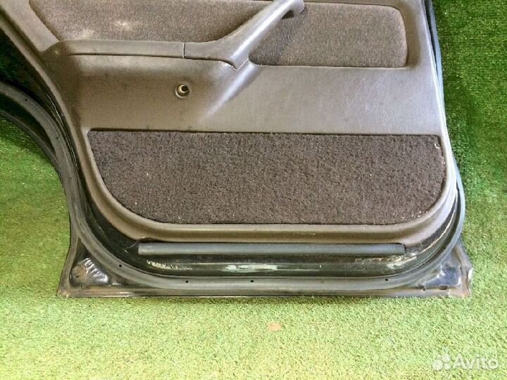 Дверь задняя левая Honda Vigor CB5 CC2 CC3 Черная