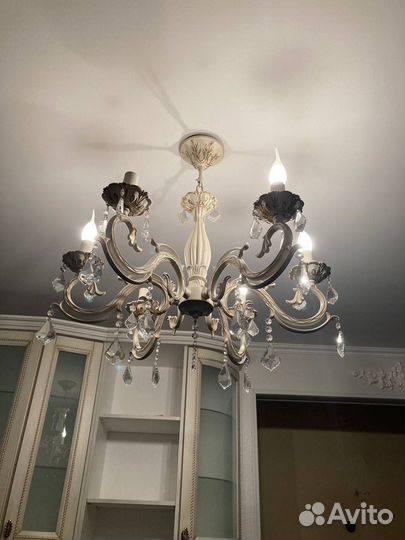 Люстры и светильники