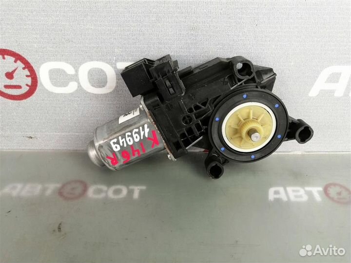 Моторчик стеклоподъемника передней правой двери