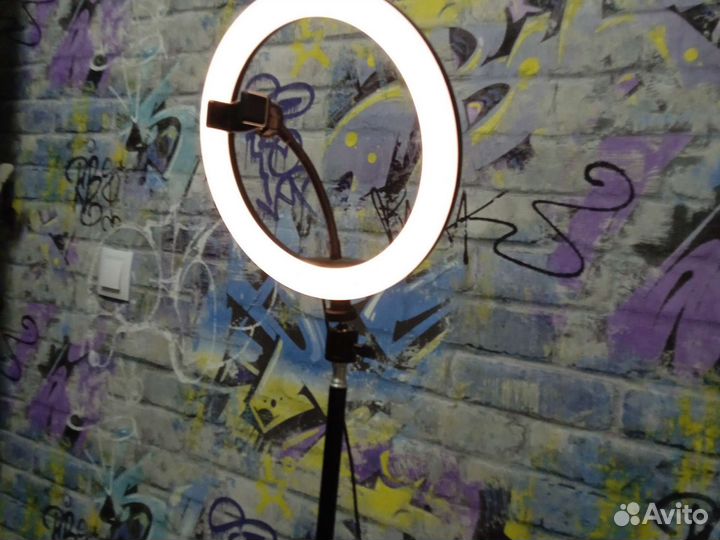 Кольцевая лампа со штативом бу
