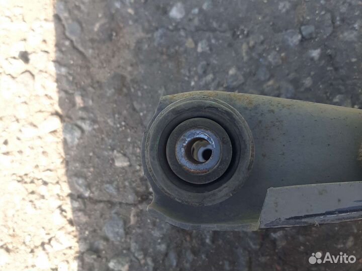 Nissan almera g15 рычаг правый