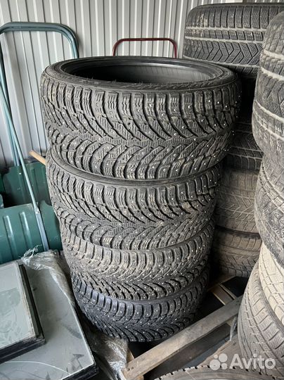 Nokian Tyres Hakkapeliitta 9 245/40 R18