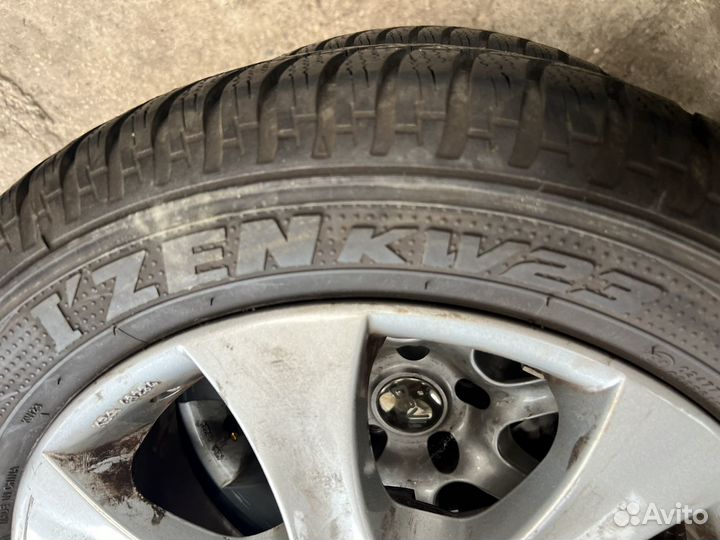 Kumho I'Zen KW23 205/55 R16