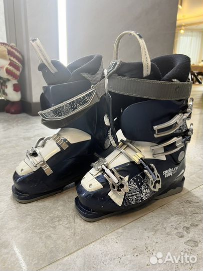Горнолыжные ботинки детские