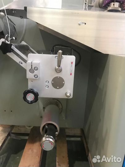 Флоупак 450 мм с нижней подачей пленки